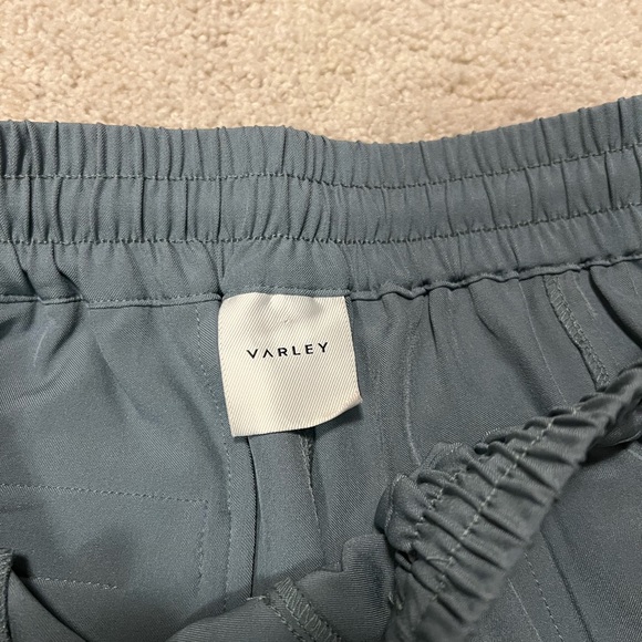 Varley - EUC - Barket Woven Shorts - Large - Green - Picture 2 of 3